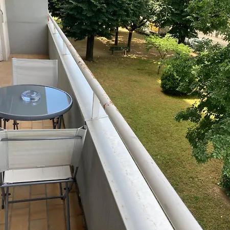Spacieux, Lumineux Et Bien Place Pour 6personnes, Parking Interieur * Villeurbanne