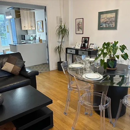 Apartment Spacieux, Lumineux Et Bien Place Pour 6personnes, Parking Interieur *