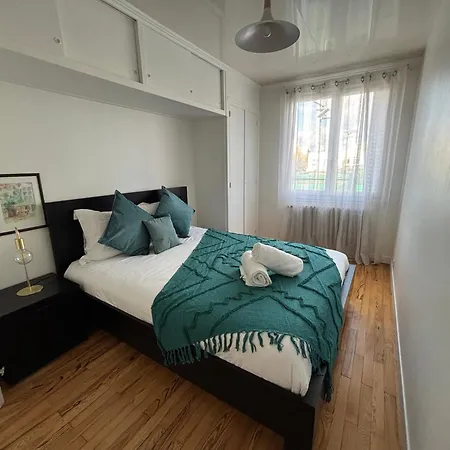 Spacieux, Lumineux Et Bien Place Pour 6personnes, Parking Interieur * Villeurbanne