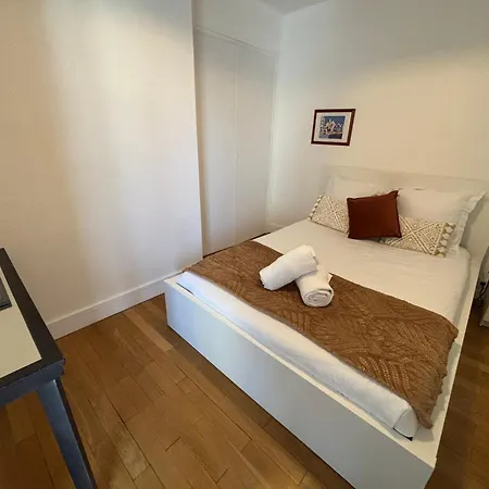 Spacieux, Lumineux Et Bien Place Pour 6personnes, Parking Interieur * Villeurbanne